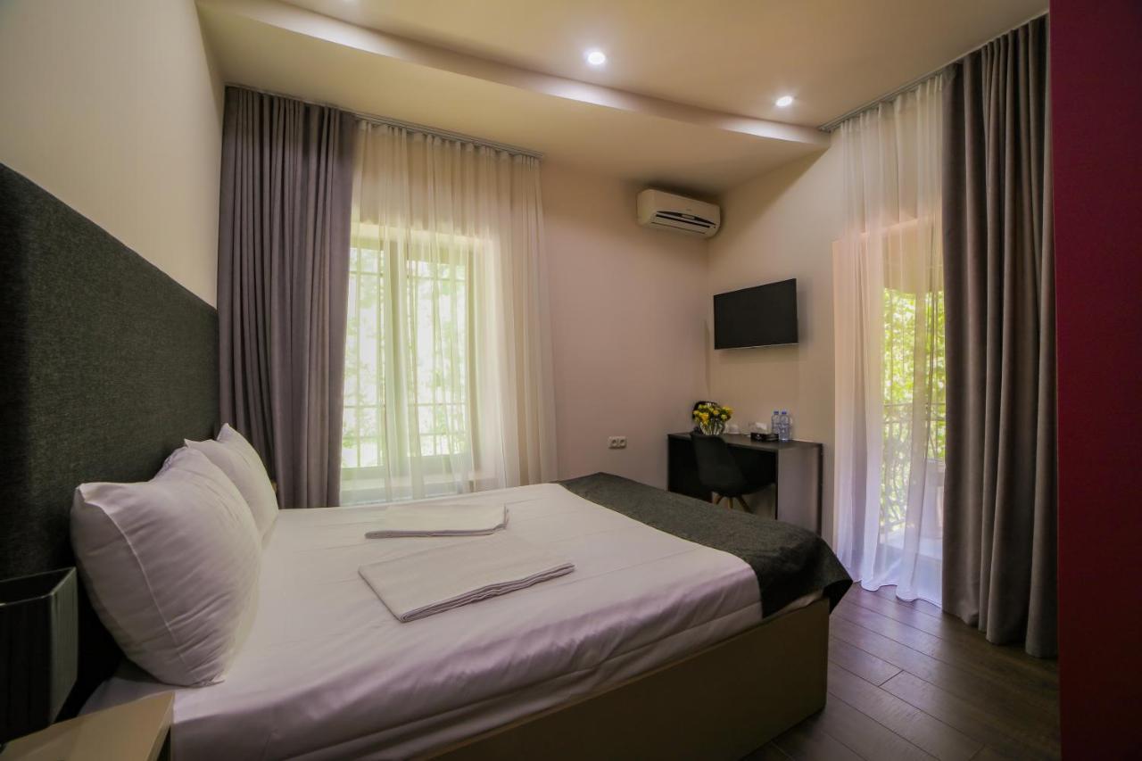 Elysium Gallery Hotel Erévan Extérieur photo