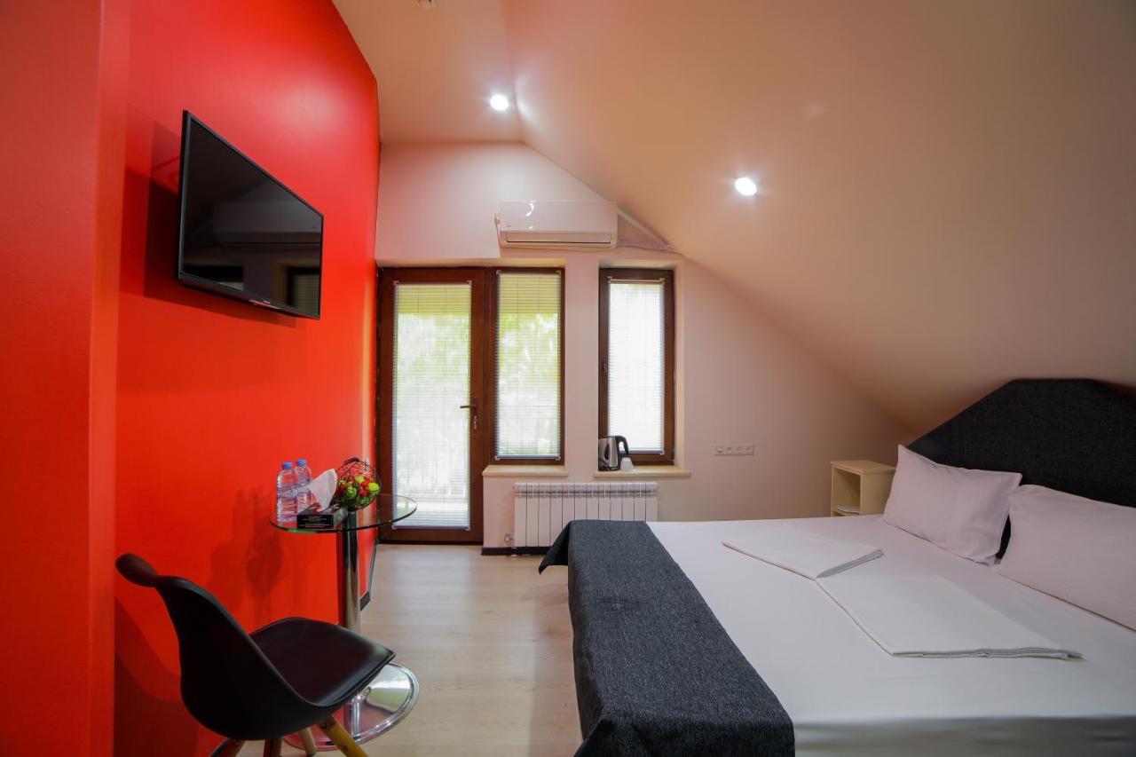Elysium Gallery Hotel Erévan Extérieur photo