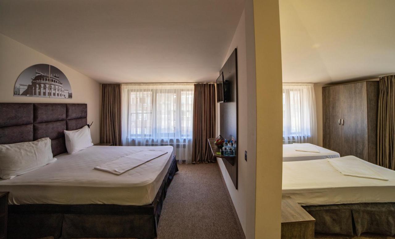 Elysium Gallery Hotel Erévan Extérieur photo
