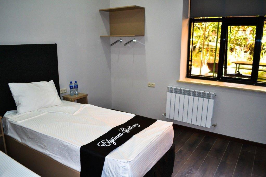 Elysium Gallery Hotel Erévan Extérieur photo