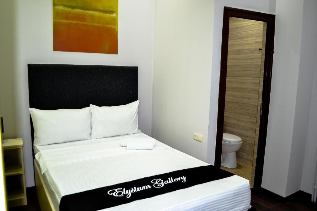 Elysium Gallery Hotel Erévan Extérieur photo