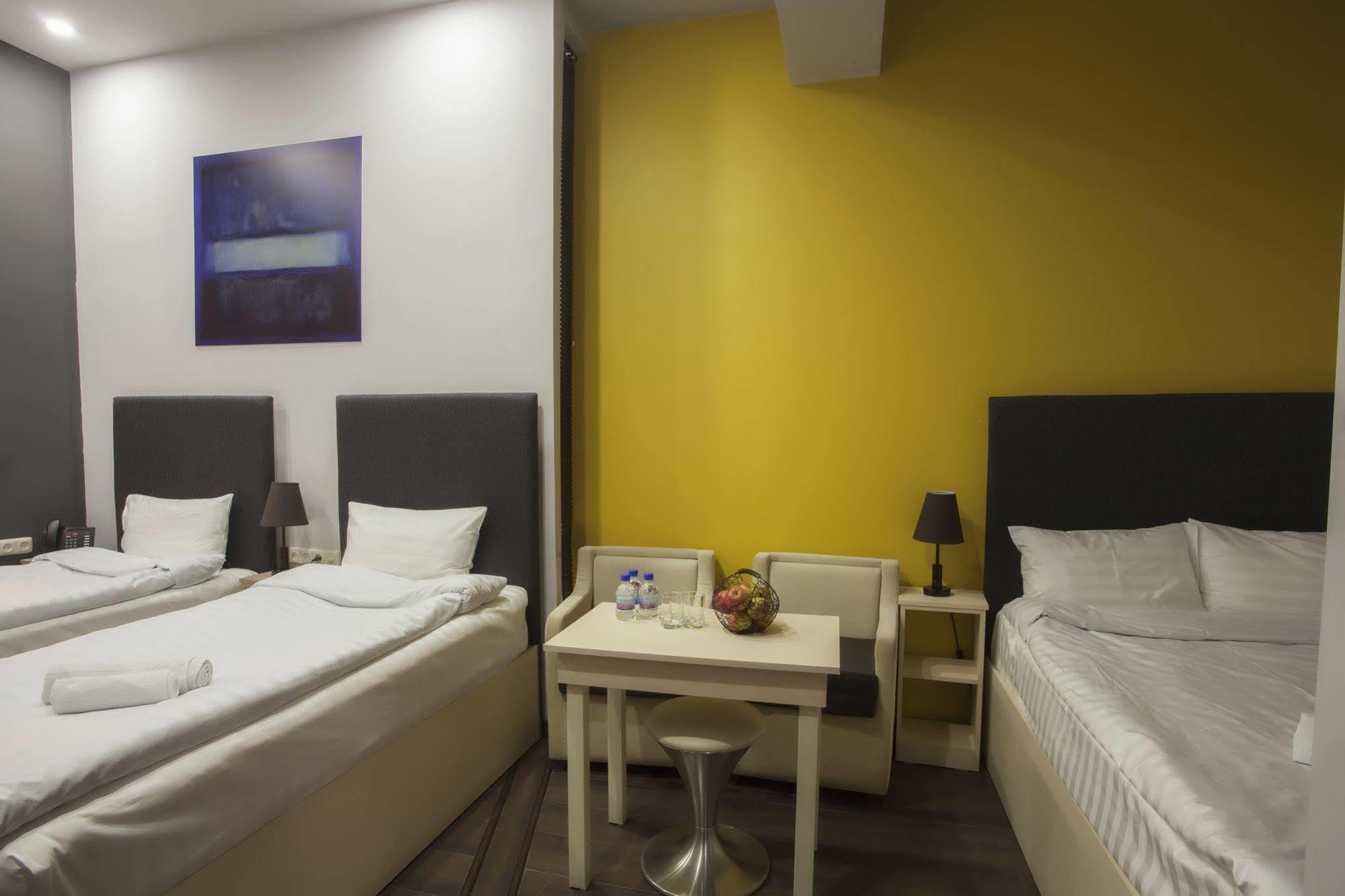 Elysium Gallery Hotel Erévan Extérieur photo
