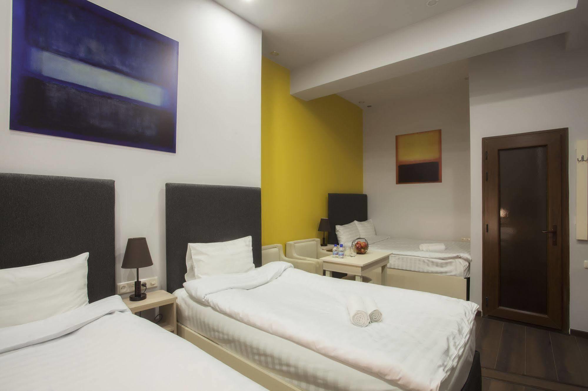 Elysium Gallery Hotel Erévan Extérieur photo